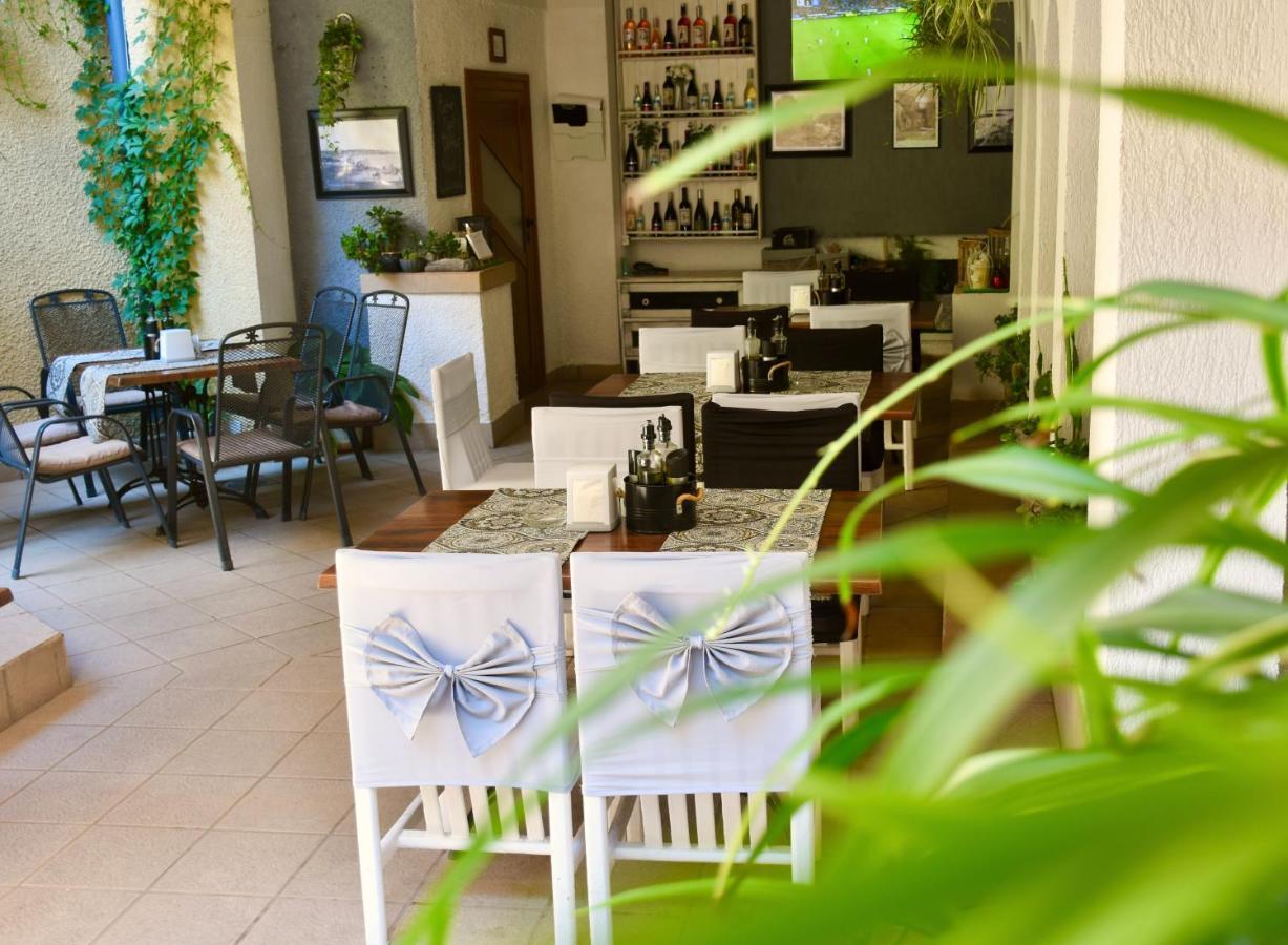 Family Hotel Apolonia Sosopol Exterior foto